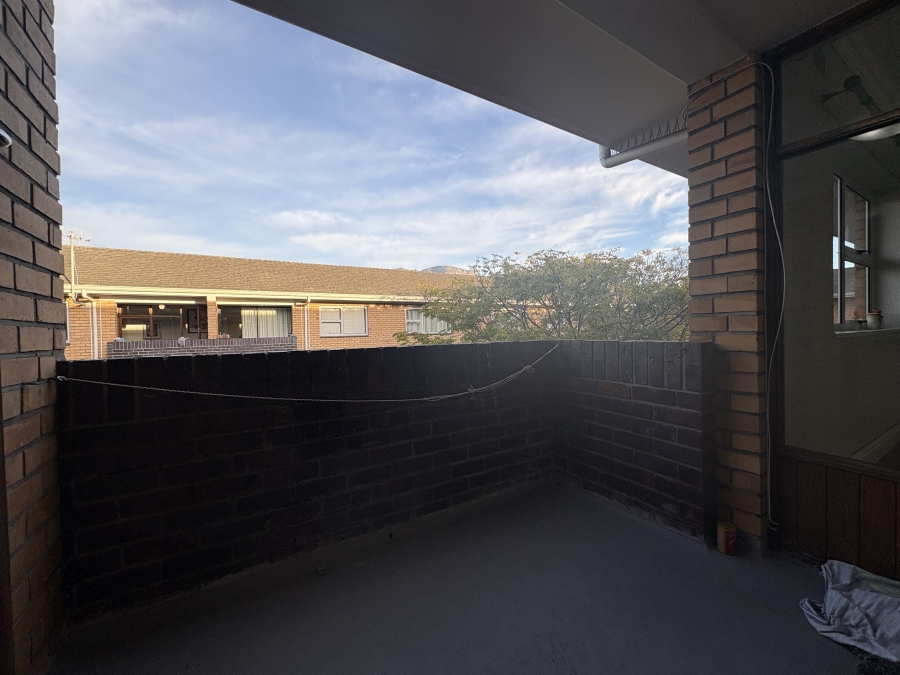 To Let 2 Bedroom Property for Rent in Kenilworth Western Cape